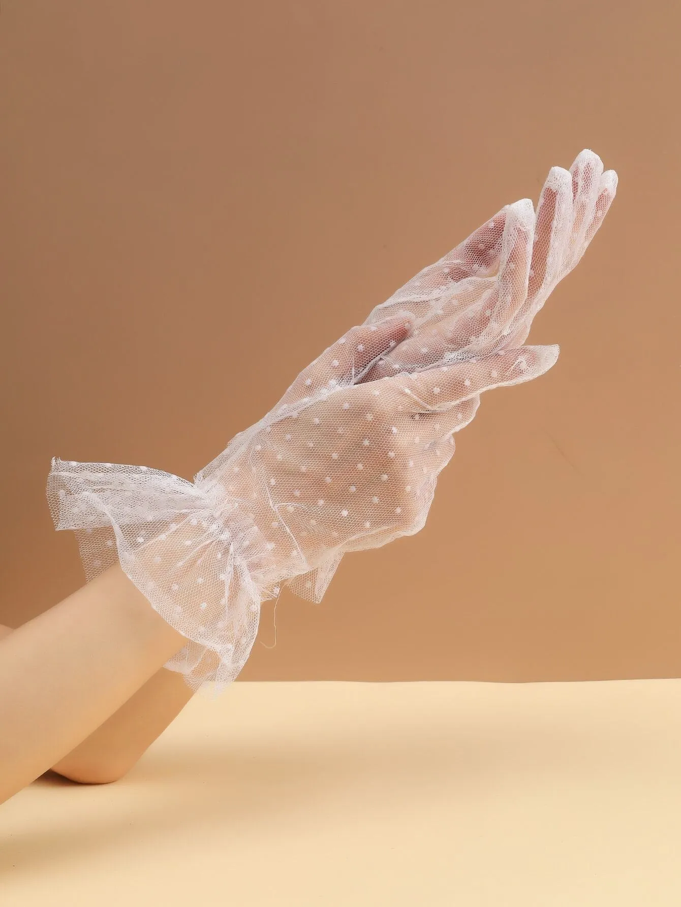 1pair Women Polka Dot Pattern Ruffle Trim Bridal Gloves For Wedding