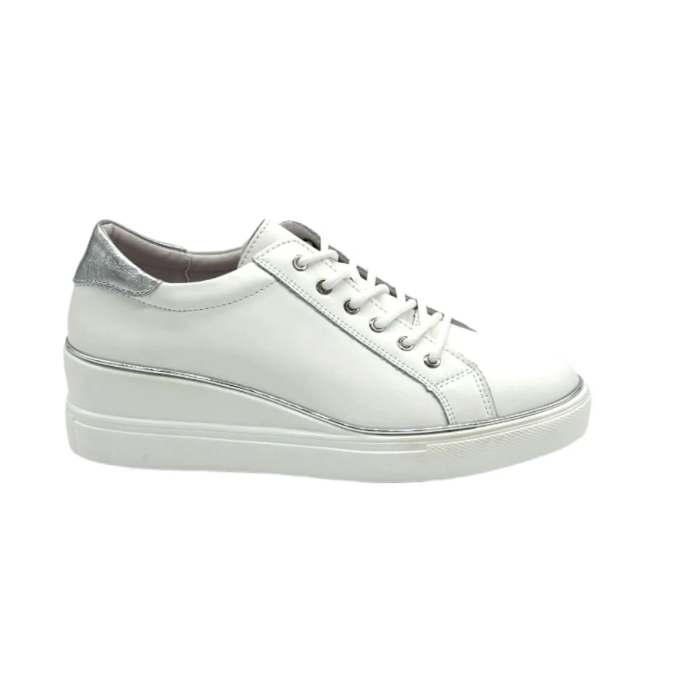 92FC16 Lace Up Leather Sneaker