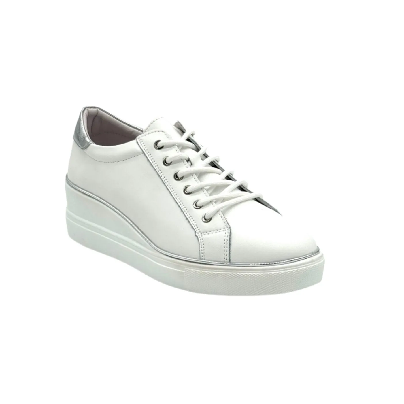 92FC16 Lace Up Leather Sneaker