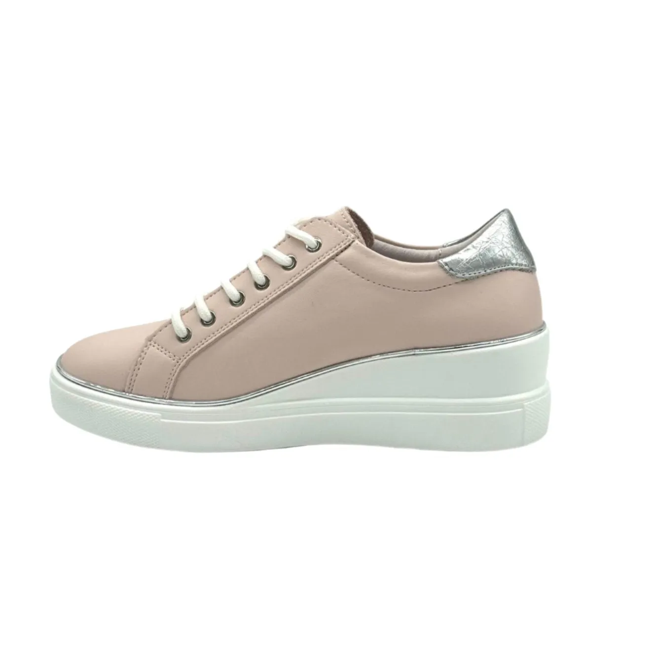 92FC16 Lace Up Leather Sneaker