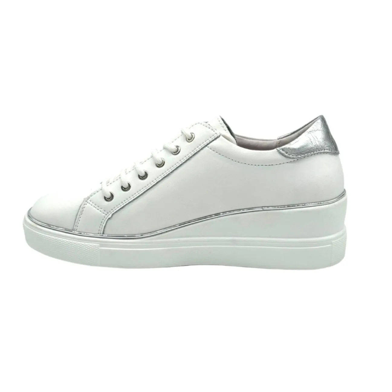 92FC16 Lace Up Leather Sneaker