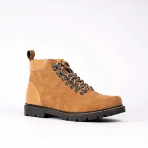 Boot in suede leather