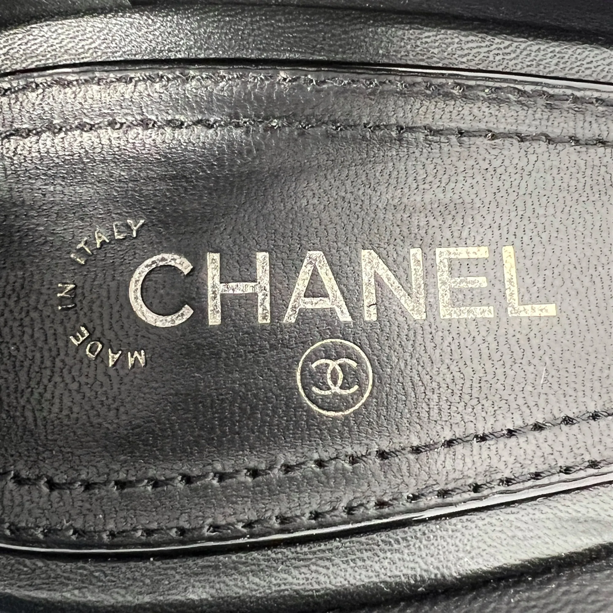 Chanel Black Leather Round Toe Metal Pearl CC Interlocking Logo Heels Pumps Size EU 39.5