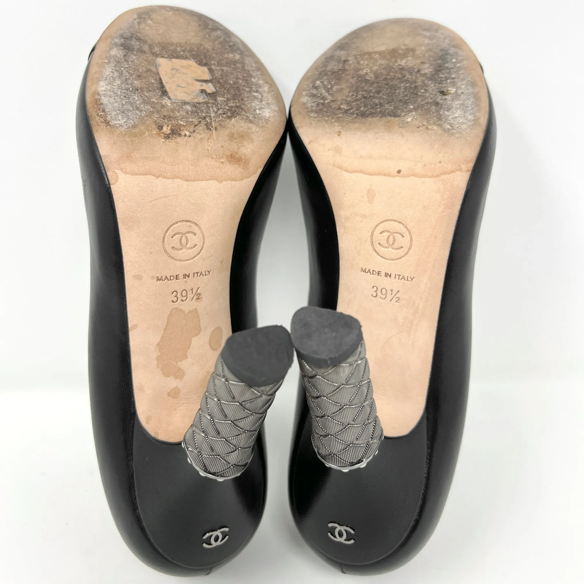 Chanel Black Leather Round Toe Metal Pearl CC Interlocking Logo Heels Pumps Size EU 39.5