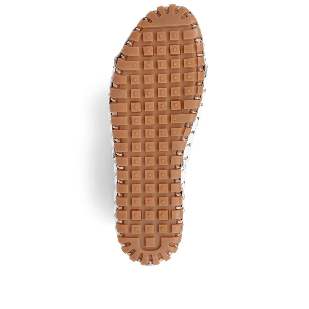 Cut Out Leather Pumps  - KARY39001 / 325 130