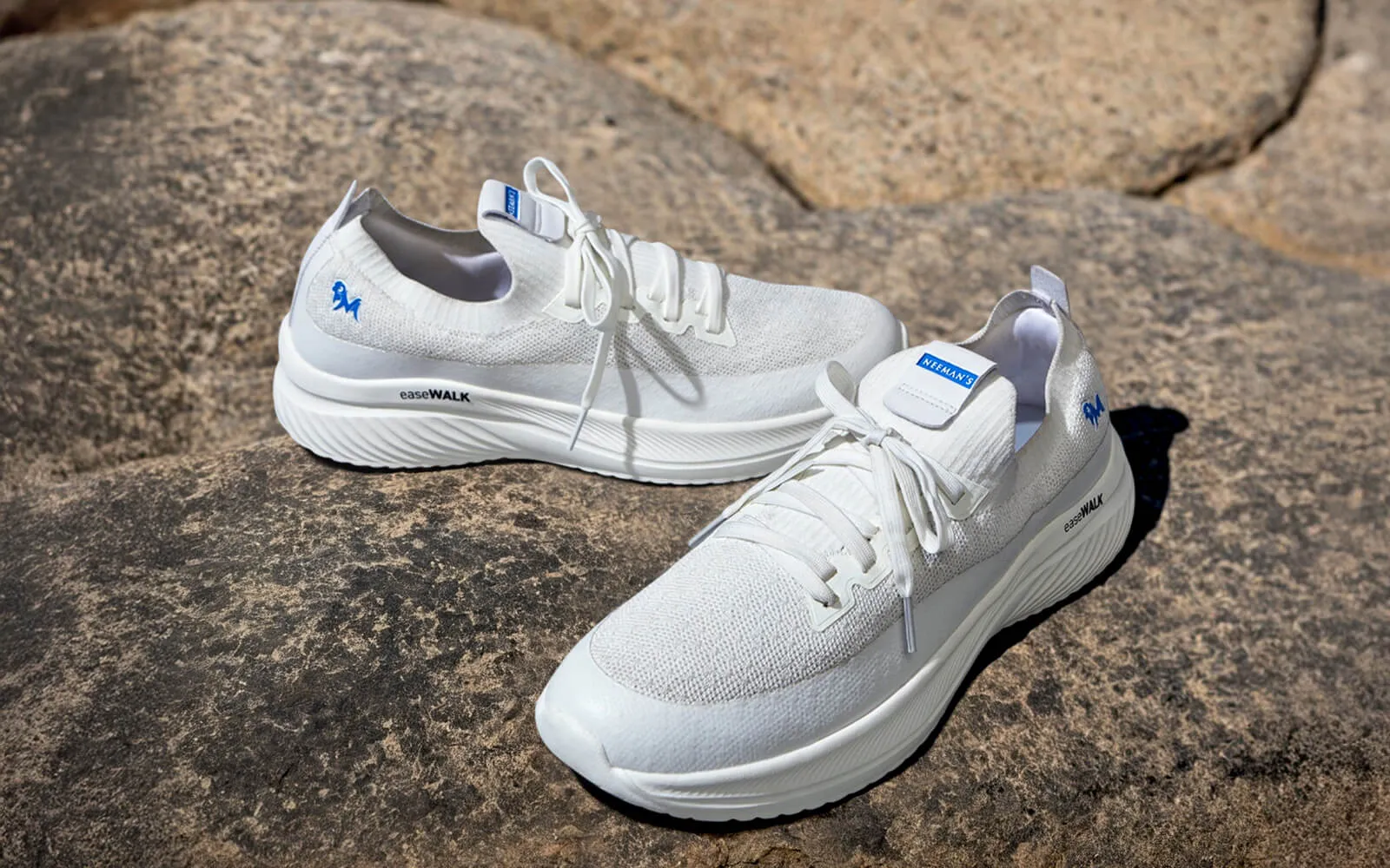 Ease Walk Sneakers : White