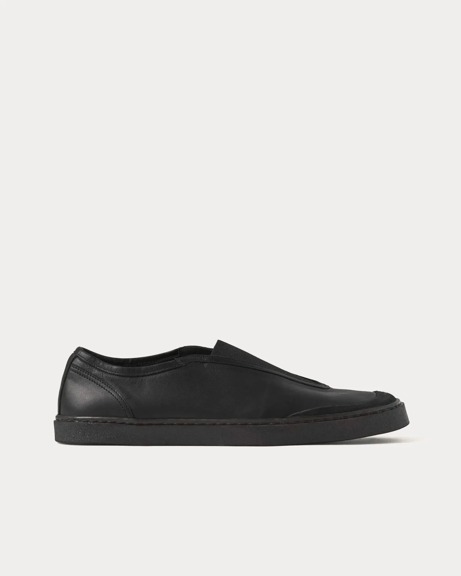Linoleum Elastic Soft Leather Black Low Top Sneakers