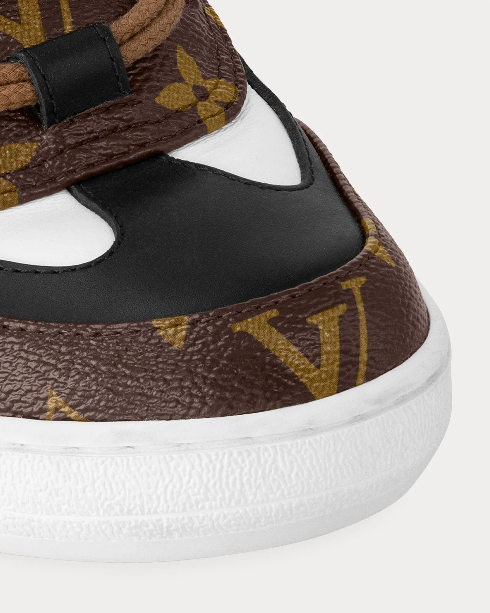 Louis Trainers Black Low Top Sneakers