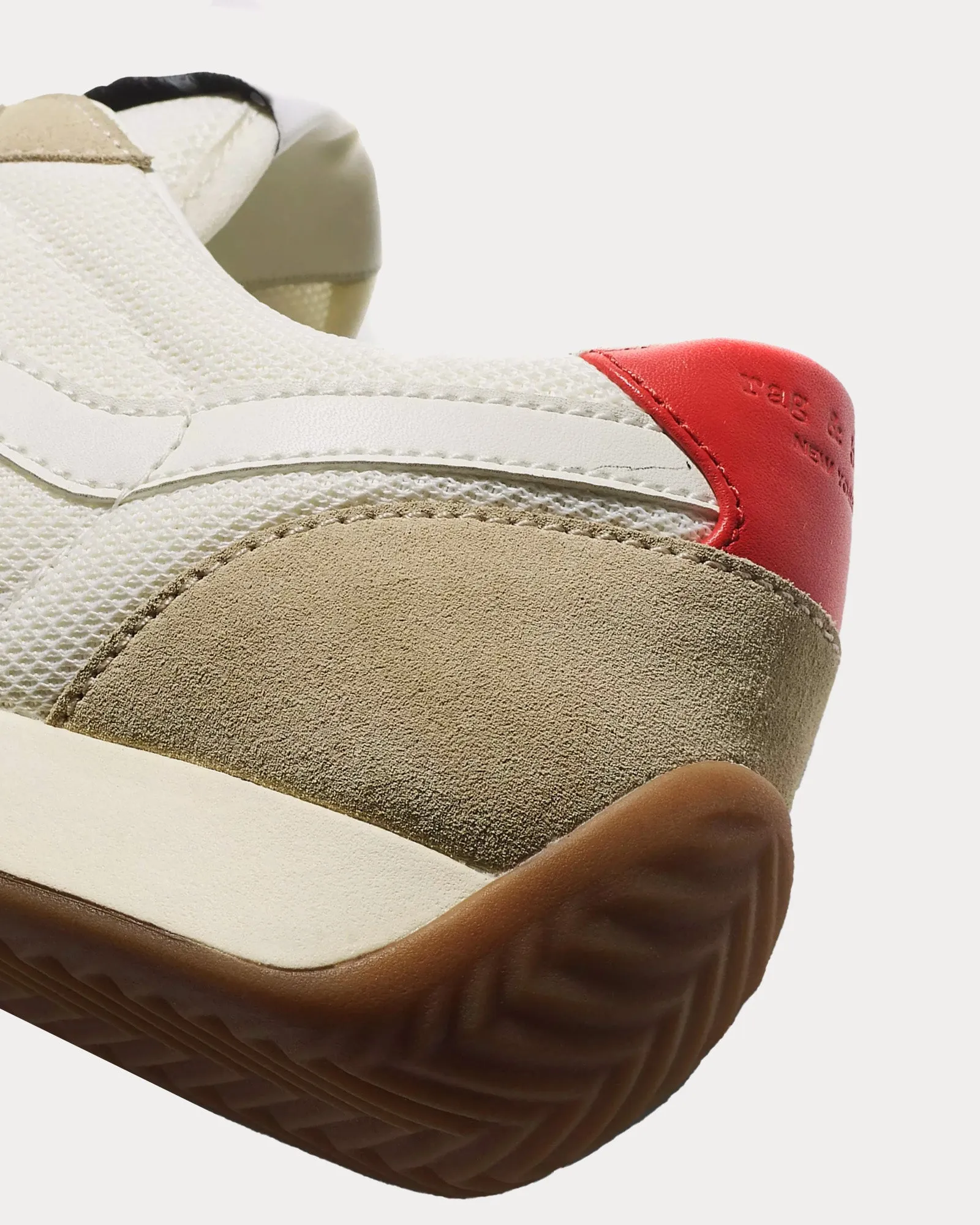 Retro Runner Slim Mesh Off White / Beige / Red Low Top Sneakers