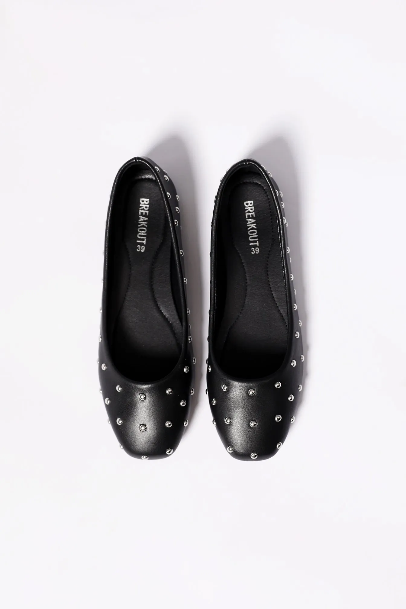 STUDDED PUMPS